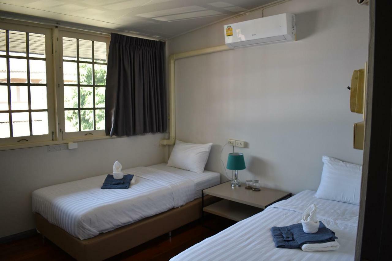 Maya Bed And Food Hostel Chiang Mai Buitenkant foto