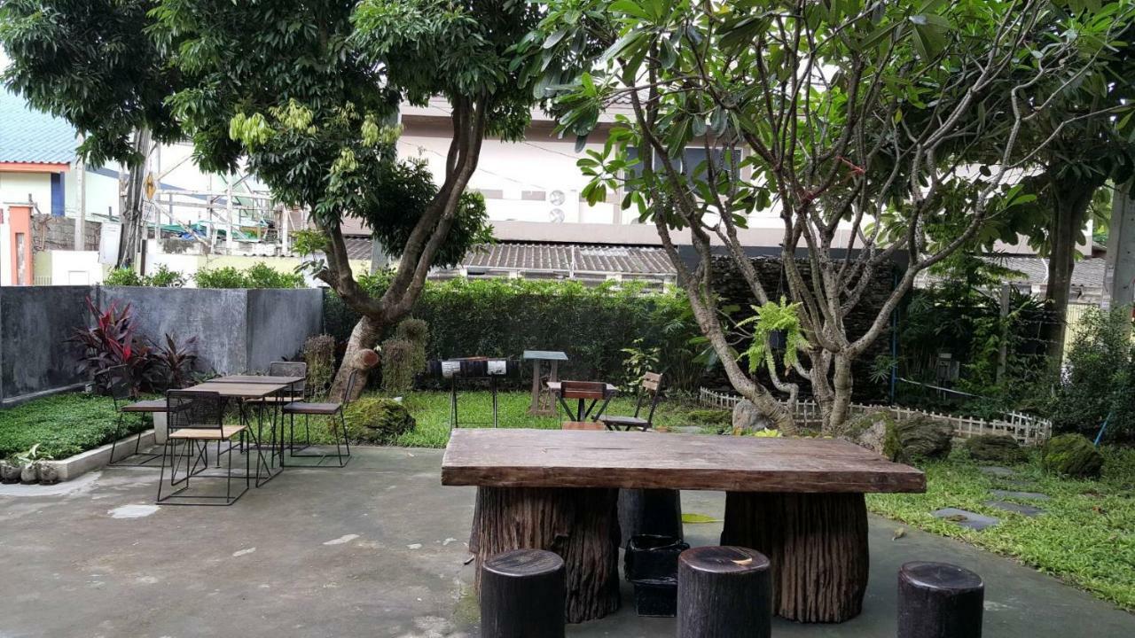 Maya Bed And Food Hostel Chiang Mai Buitenkant foto