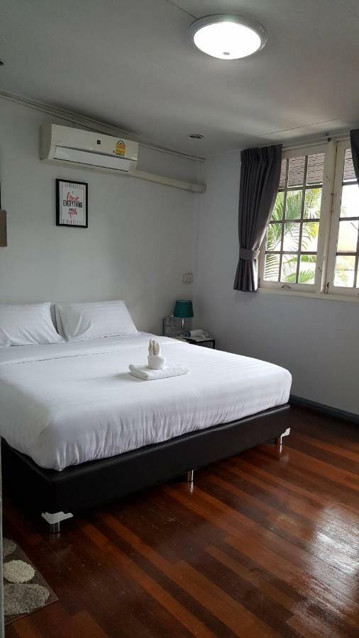 Maya Bed And Food Hostel Chiang Mai Buitenkant foto