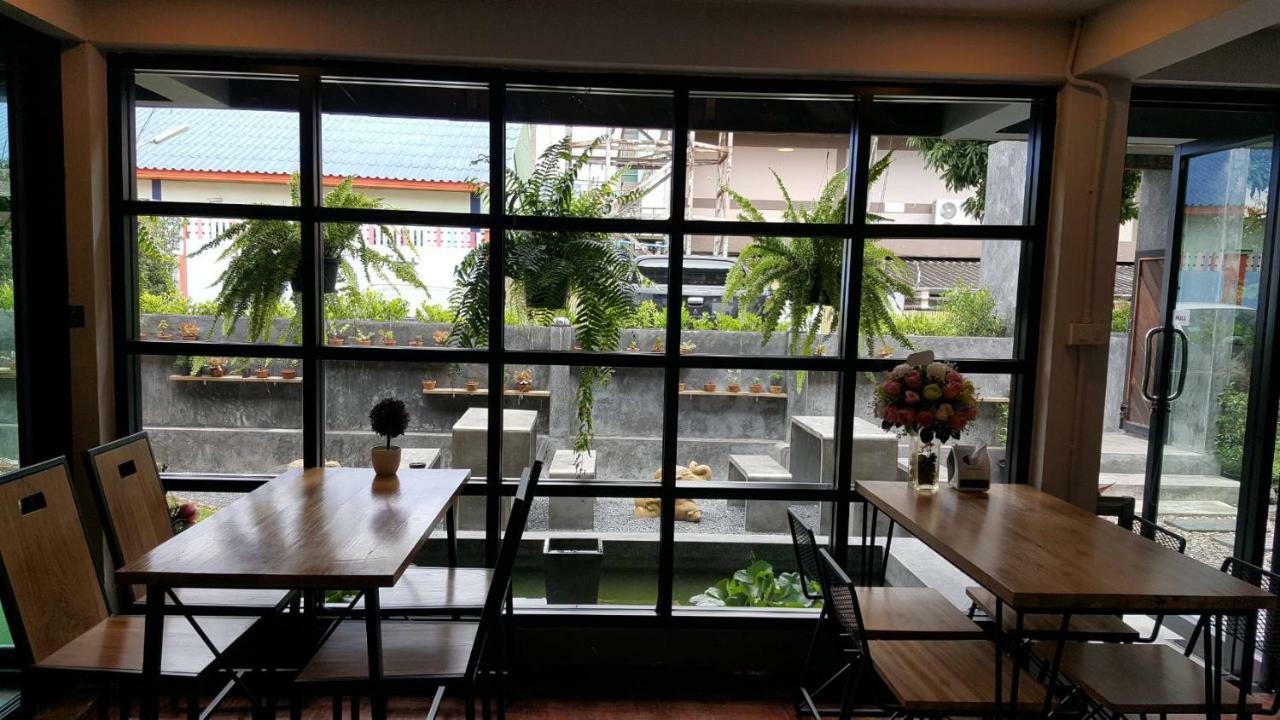 Maya Bed And Food Hostel Chiang Mai Buitenkant foto