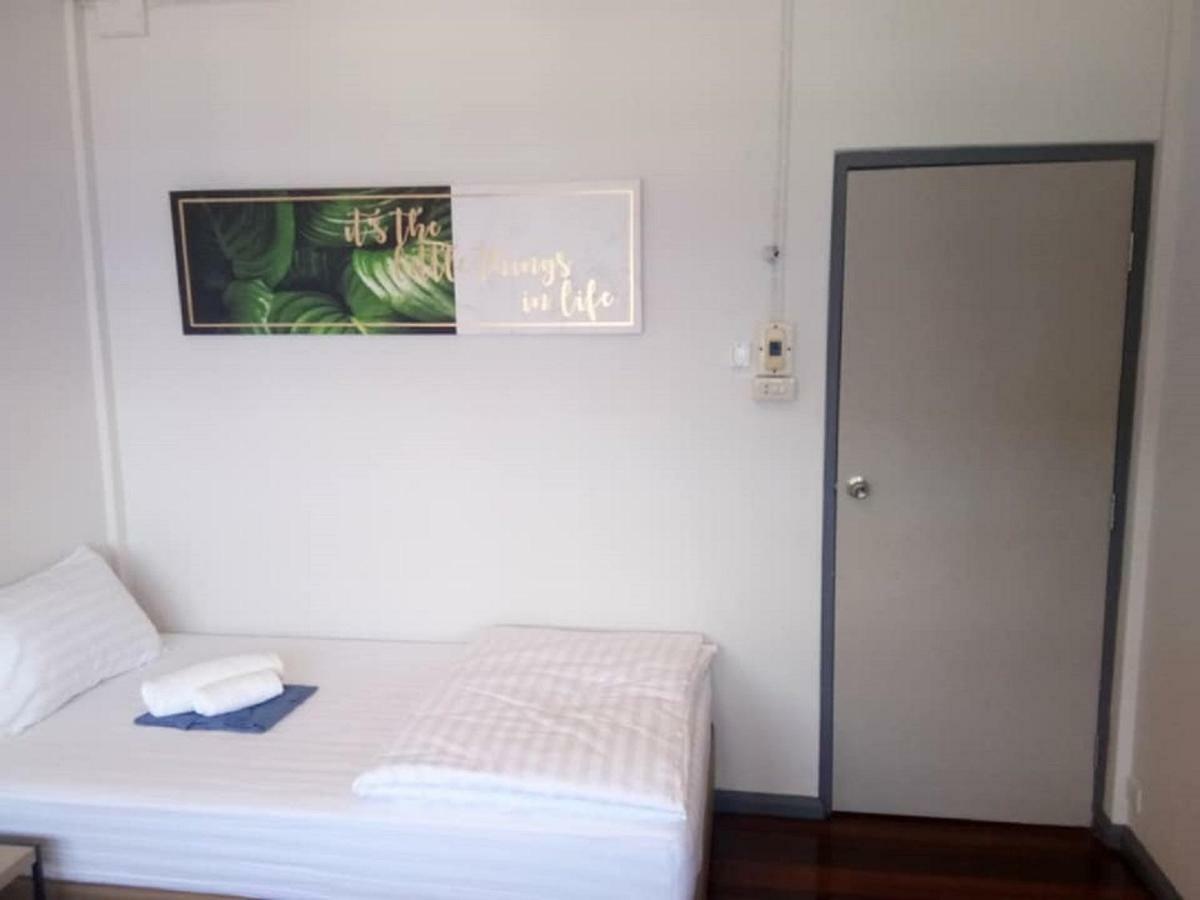 Maya Bed And Food Hostel Chiang Mai Buitenkant foto